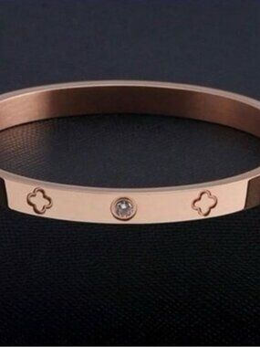 Rose Gold Plated Stainless Steel Clover Bracelet